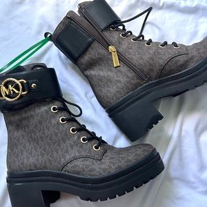 Mickeal kors boots